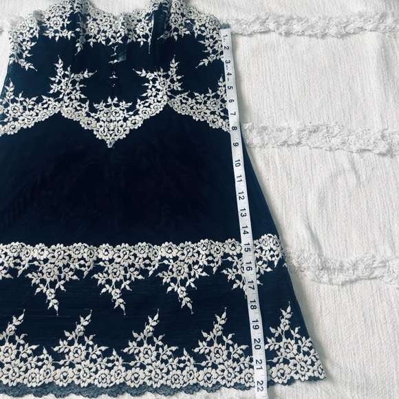 Wacoal Our Embrace lace chemise size M - Picture 10 of 10